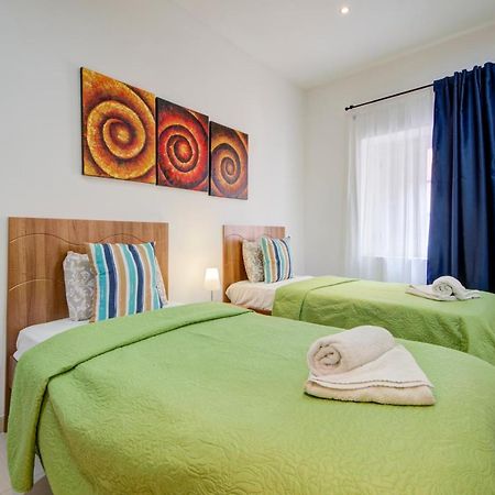 St Julians 2 Bedroom Apartment With Commanding Seaviews By Shortletsmalta Saint Julian's Exterior foto