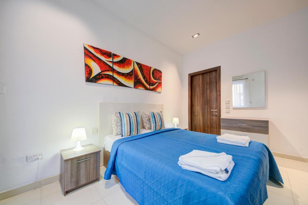 St Julians 2 Bedroom Apartment With Commanding Seaviews By Shortletsmalta Saint Julian's Exterior foto