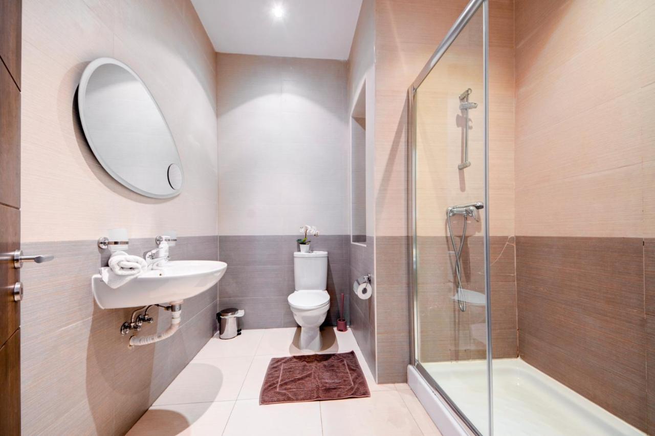St Julians 2 Bedroom Apartment With Commanding Seaviews By Shortletsmalta Saint Julian's Exterior foto